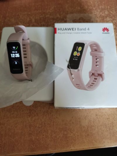 Лот: 17682431. Фото: 1. Фитнес браслет huawei band 4. Смарт-часы, фитнес-браслеты, аксессуары