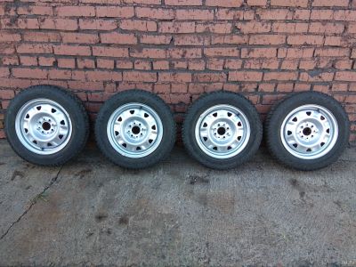 Лот: 14647127. Фото: 1. Комплект зимних шипованных колес... Шины
