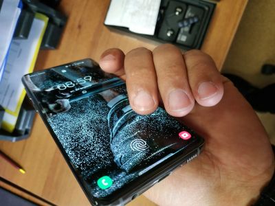 Лот: 17590688. Фото: 1. Samsung galaxy s10 на гарантии. Смартфоны