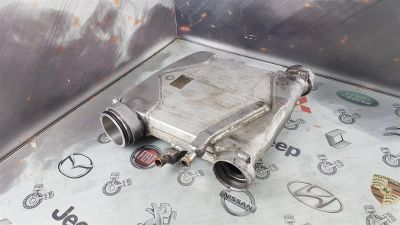 Лот: 23587882. Фото: 1. Интеркулер Mercedes G400 CDI OM628... Двигатель и элементы двигателя