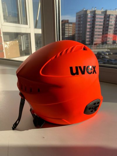Лот: 16958729. Фото: 1. Шлем детский горнолыжный UVEX... Шлемы