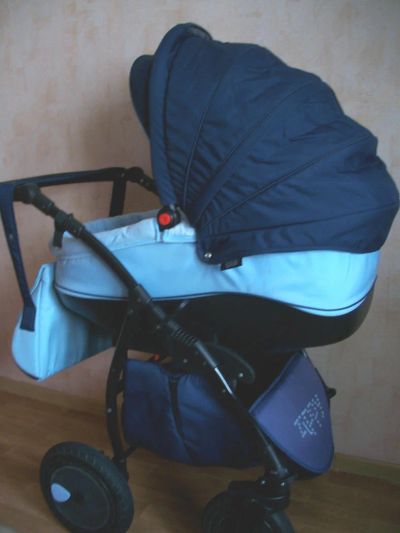 Лот: 8755269. Фото: 1. Коляска Zippy 2в1 синяя. Коляски