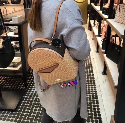 Лот: 12330557. Фото: 1. Рюкзак - сумка Michael Kors. Сумки