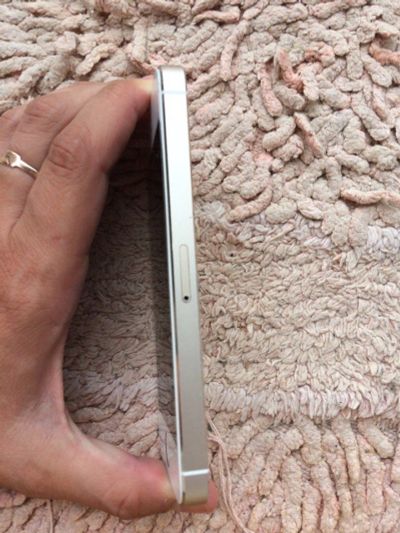 Лот: 9987315. Фото: 1. iPhone 5s Gold 16г ОБМЕН на Джойстик... Смартфоны