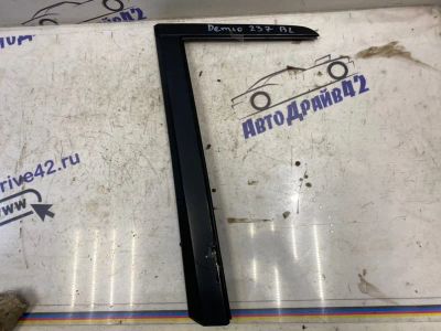 Лот: 21713216. Фото: 1. молдинг стекла собачника Mazda... Двигатель и элементы двигателя