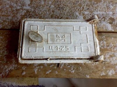 Лот: 3573915. Фото: 1. Чугунная дверка, дверца от печки. Другое (для дачи, дома, огорода, бани, парка)