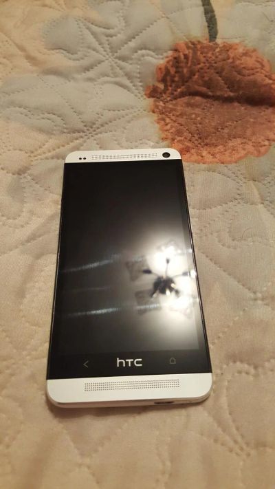Лот: 7076990. Фото: 1. Кому HTC One M7 LTE silver. Смартфоны