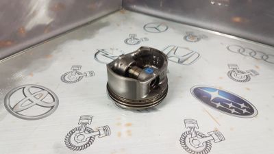 Лот: 23590746. Фото: 1. Поршень Mercedes-Benz C-Class... Двигатель и элементы двигателя