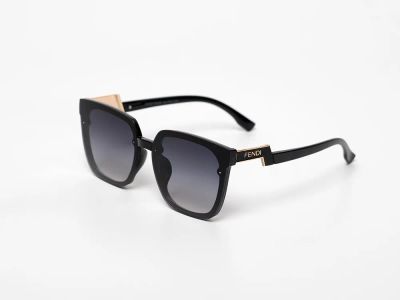 Лот: 21993074. Фото: 1. Очки Fendi. Очки солнцезащитные