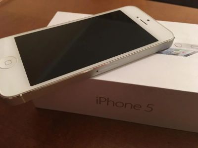 Лот: 10497925. Фото: 1. iPhone 5 16 gb. Смартфоны