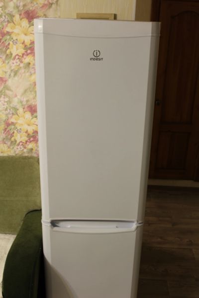 Лот: 12437277. Фото: 1. Холодильник Indesit BH20.025 двухкамерный... Холодильники, морозильные камеры
