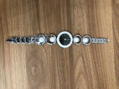 Лот: 16272472. Фото: 1. Часы Guess. Другие наручные часы