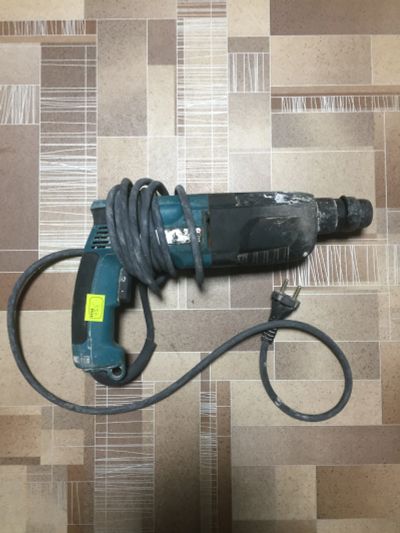 Лот: 11640804. Фото: 1. Перфоратор Makita HR2450 (4716... Электроинструмент