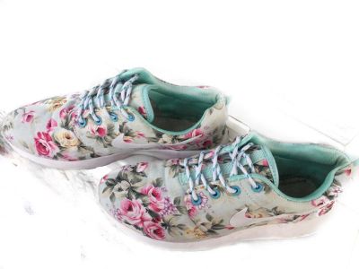 Лот: 11307861. Фото: 1. Кроссовки Nike нежные. Кеды, кроссовки, слипоны