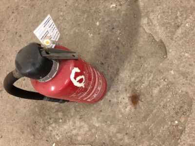 Лот: 13115578. Фото: 1. Огнетушитель. Предположительно... Другое (для дачи, дома, огорода, бани, парка)