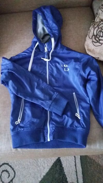 Лот: 11821174. Фото: 1. продам ветровку. Верхняя одежда
