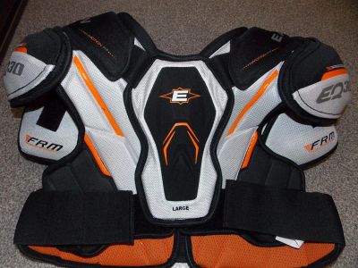 Лот: 3574629. Фото: 1. Нагрудник хоккейный Easton EQ-30... Защита тела