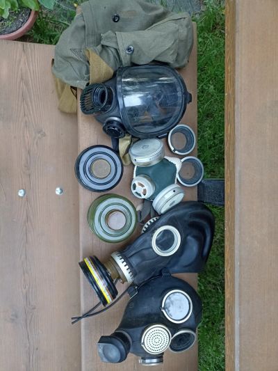 Лот: 22717125. Фото: 1. Противогаз. СИЗ. Защитные очки, каски, перчатки