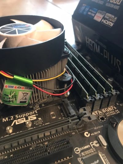 Лот: 16660289. Фото: 1. Материнская плата Asus H97M PLUS... Материнские платы
