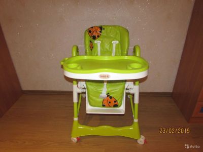 Лот: 6701383. Фото: 1. Стульчик для кормления чудесной... Всё для кормления