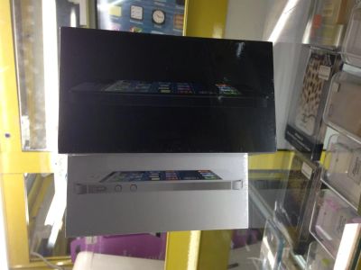 Лот: 3233916. Фото: 1. Apple iPhone 5 16Gb white/black... Смартфоны