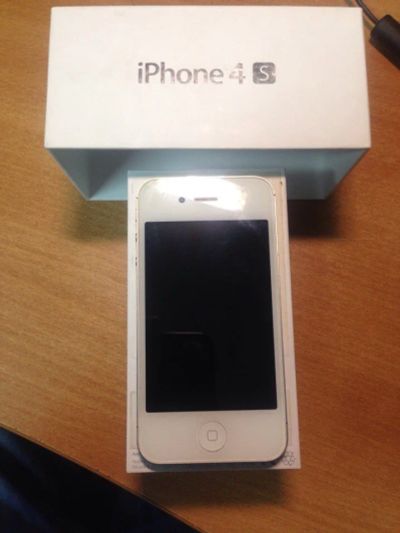 Лот: 9229518. Фото: 1. Apple Iphone 4s 16Gb white. Смартфоны