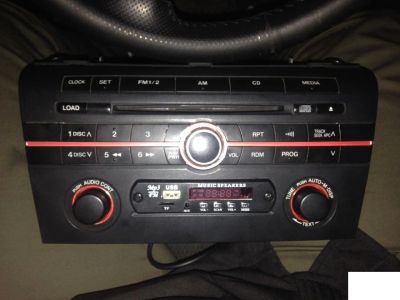 Лот: 8436464. Фото: 1. Штатная магнитола Mazda 3 с USB... Автомагнитолы