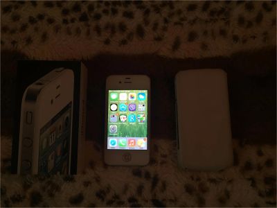 Лот: 8095728. Фото: 1. Iphone 4))) Идеальное состояние... Смартфоны