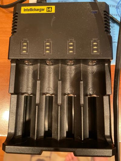 Лот: 17352164. Фото: 1. Зарядное устройство NiteCore i4... Зарядные устройства