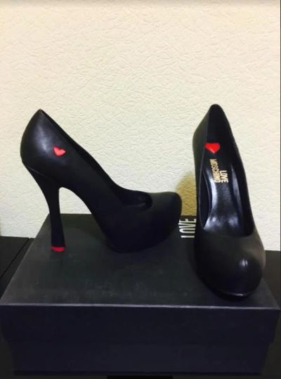 Лот: 10505977. Фото: 1. Кожаные туфли. love moschino. Туфли