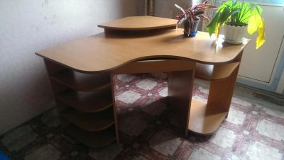 Лот: 8255500. Фото: 1. стол офисный компьютерный. Компьютерные и письменные столы