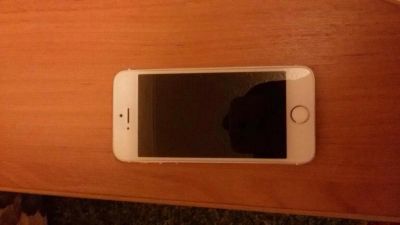 Лот: 6648299. Фото: 1. iPhone 5s gold 16gb. Смартфоны