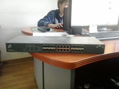 Лот: 3148996. Фото: 1. Коммутатор Care Link 2-го уровня. Маршрутизаторы (роутеры)