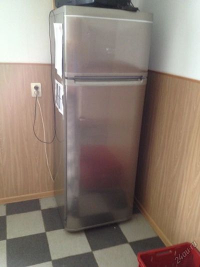 Лот: 5909564. Фото: 1. Холодильник Ariston. Холодильники, морозильные камеры