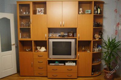 Лот: 2432800. Фото: 1. Гостиная. Гостиные, стенки, горки