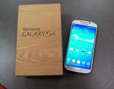 Лот: 3762902. Фото: 1. Samsung Galaxy S4.( темносиний... Смартфоны