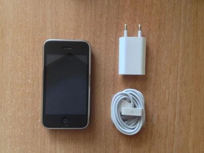 Лот: 4777875. Фото: 1. Продам Iphone 3gs 8gb. Смартфоны