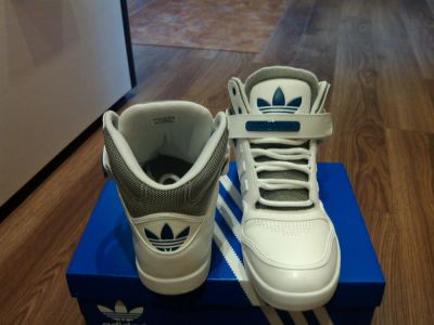 Лот: 3612590. Фото: 1. Кроссовки Adidas Originals. Кеды, кроссовки, слипоны