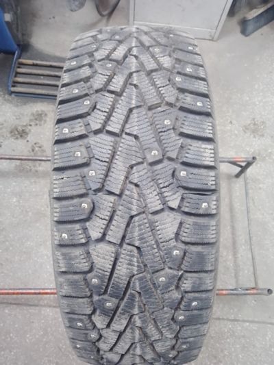 Лот: 24644365. Фото: 1. 1шт 235-65-17 Pirelli Ice Zero. Шины