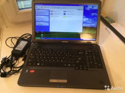 Лот: 6981182. Фото: 1. Ноутбук Samsung R525 с зарядным... Ноутбуки
