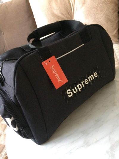 Лот: 13209482. Фото: 1. Сумка спортивная (багажная) Supreme... Сумки