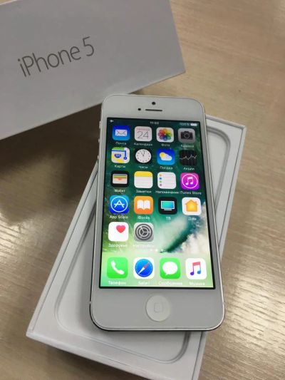 Лот: 8646274. Фото: 1. iPhone 5 White 32GB. Смартфоны