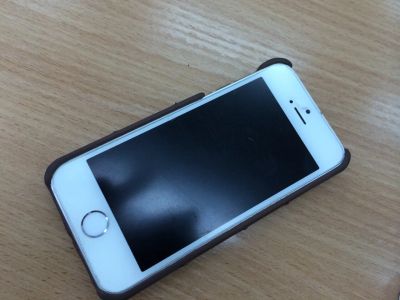 Лот: 4508177. Фото: 1. iPhone 5s 16g silver. Смартфоны