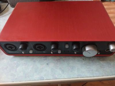 Лот: 15886781. Фото: 1. Focusrite Scarlett 2I2. Микшеры, предусилители, микрофонные эффекты