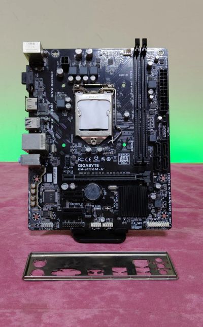 Лот: 24580692. Фото: 1. Материнская плата Gigabyte GA-H110M-H... Материнские платы