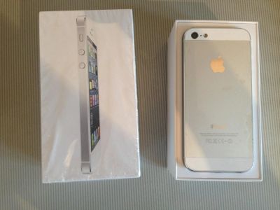 Лот: 7759921. Фото: 1. iPhone 5 16GB White. Смартфоны