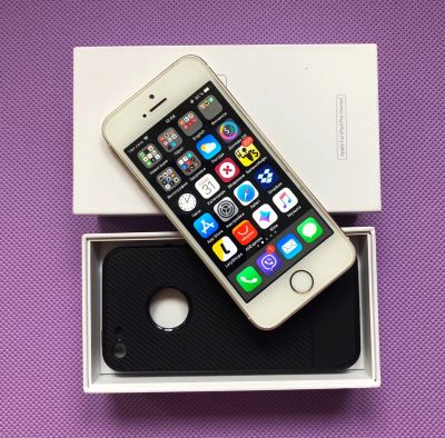 Лот: 13991057. Фото: 1. iPhone 5s 32Gb Gold. Смартфоны