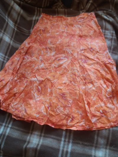 Лот: 17525779. Фото: 1. Оранжевая юбка(размер 42). Другое (женская одежда)
