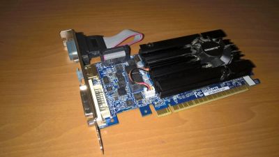 Лот: 11019566. Фото: 1. Видеокарта Gigabyte GeForce GT... Видеокарты