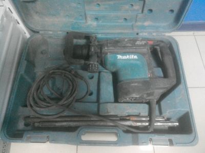 Лот: 8296705. Фото: 1. Перфоратор Makita HR4510C + кейс. Электроинструмент